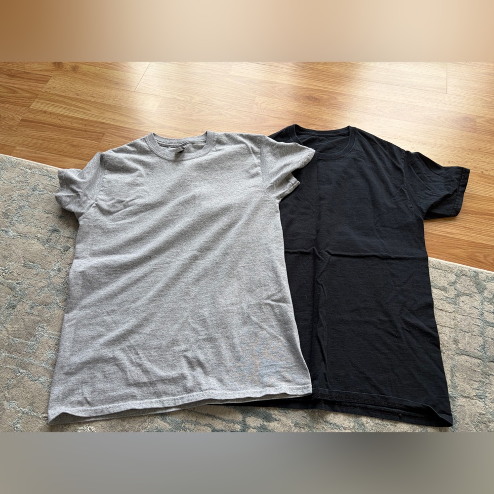 Basic Crewneck T-Shirt Duo in Gray & Black